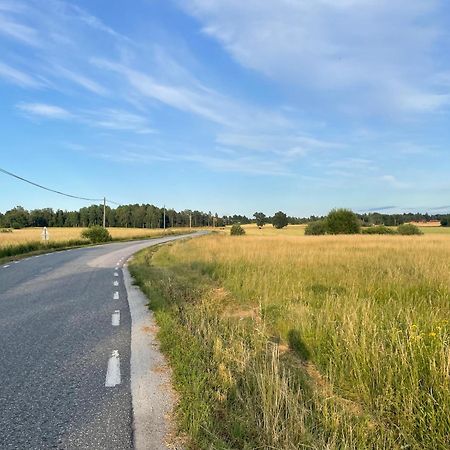 Ett Nytt Fraesch Hus Utanfoer Stockholm Naera Arlanda Villa Rosersberg Dış mekan fotoğraf