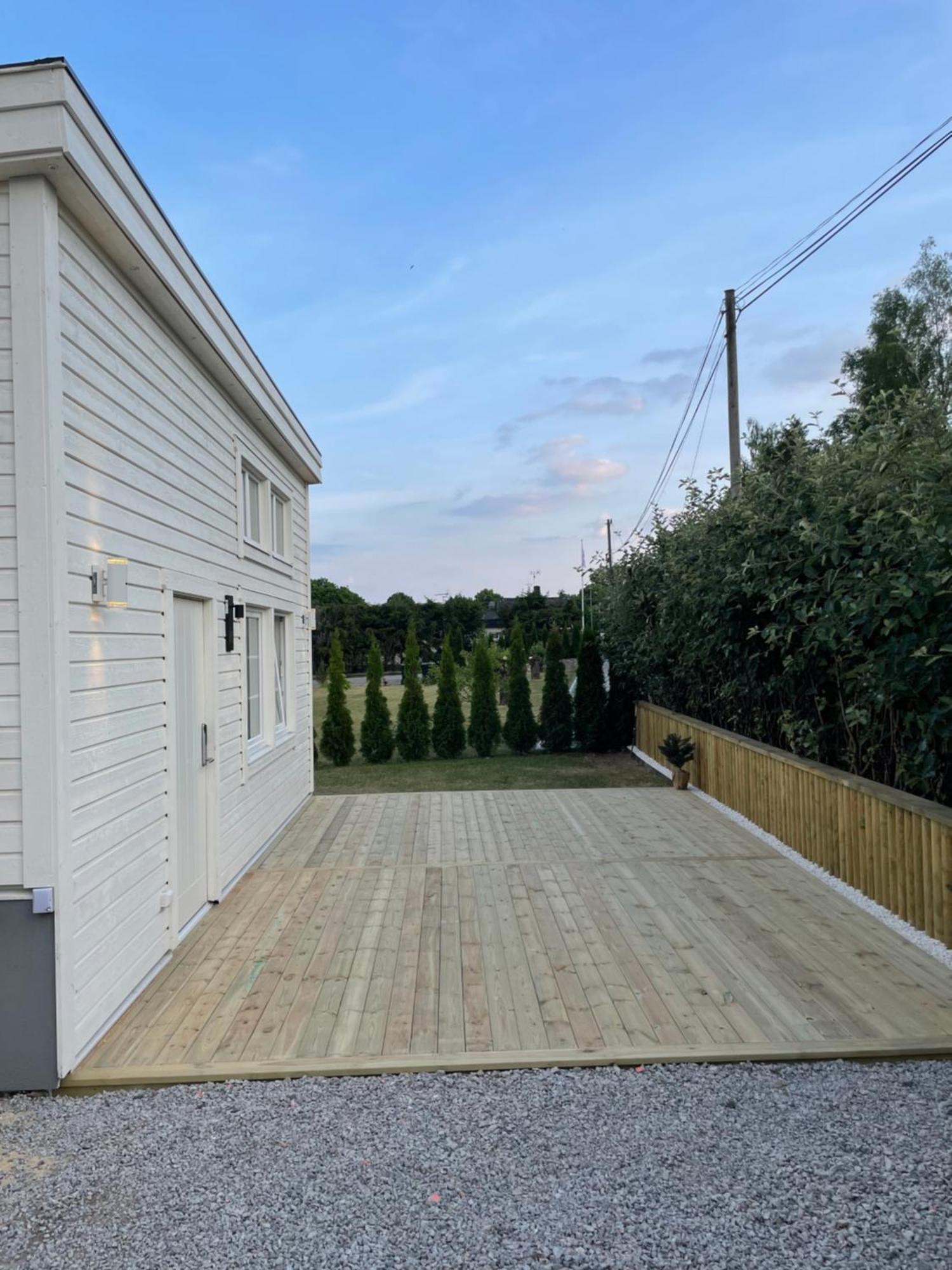 Ett Nytt Fraesch Hus Utanfoer Stockholm Naera Arlanda Villa Rosersberg Dış mekan fotoğraf